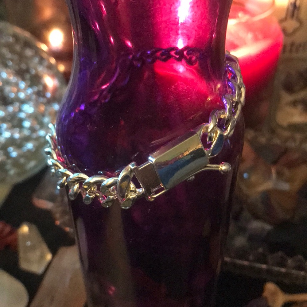 Unisex silver bracelet secure lock
